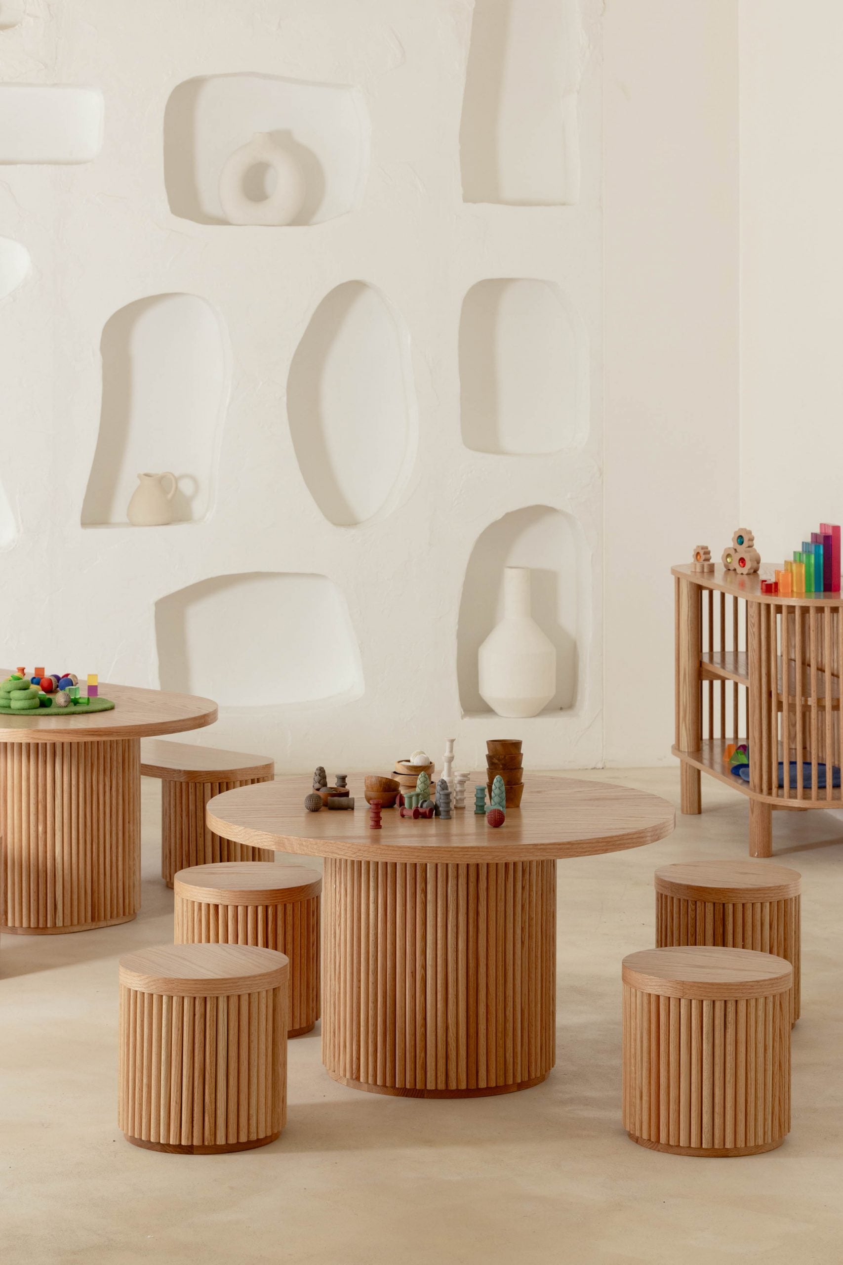 Oak Fluted Round Table & Stool Set
