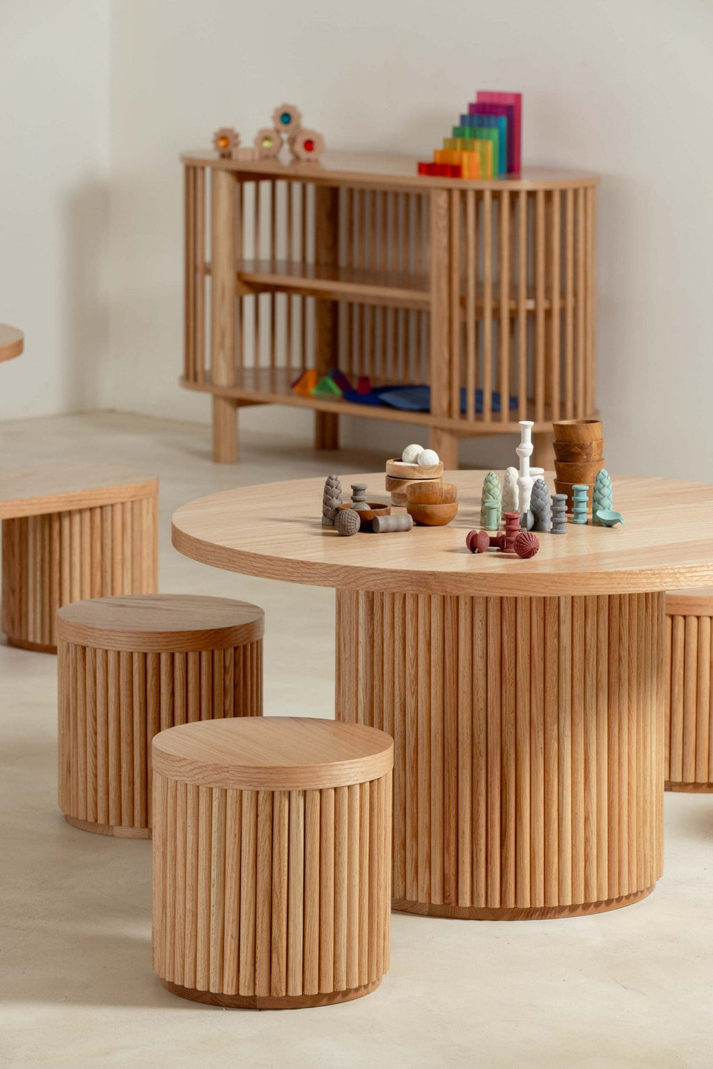 Oak Fluted Round Table & Stool Set