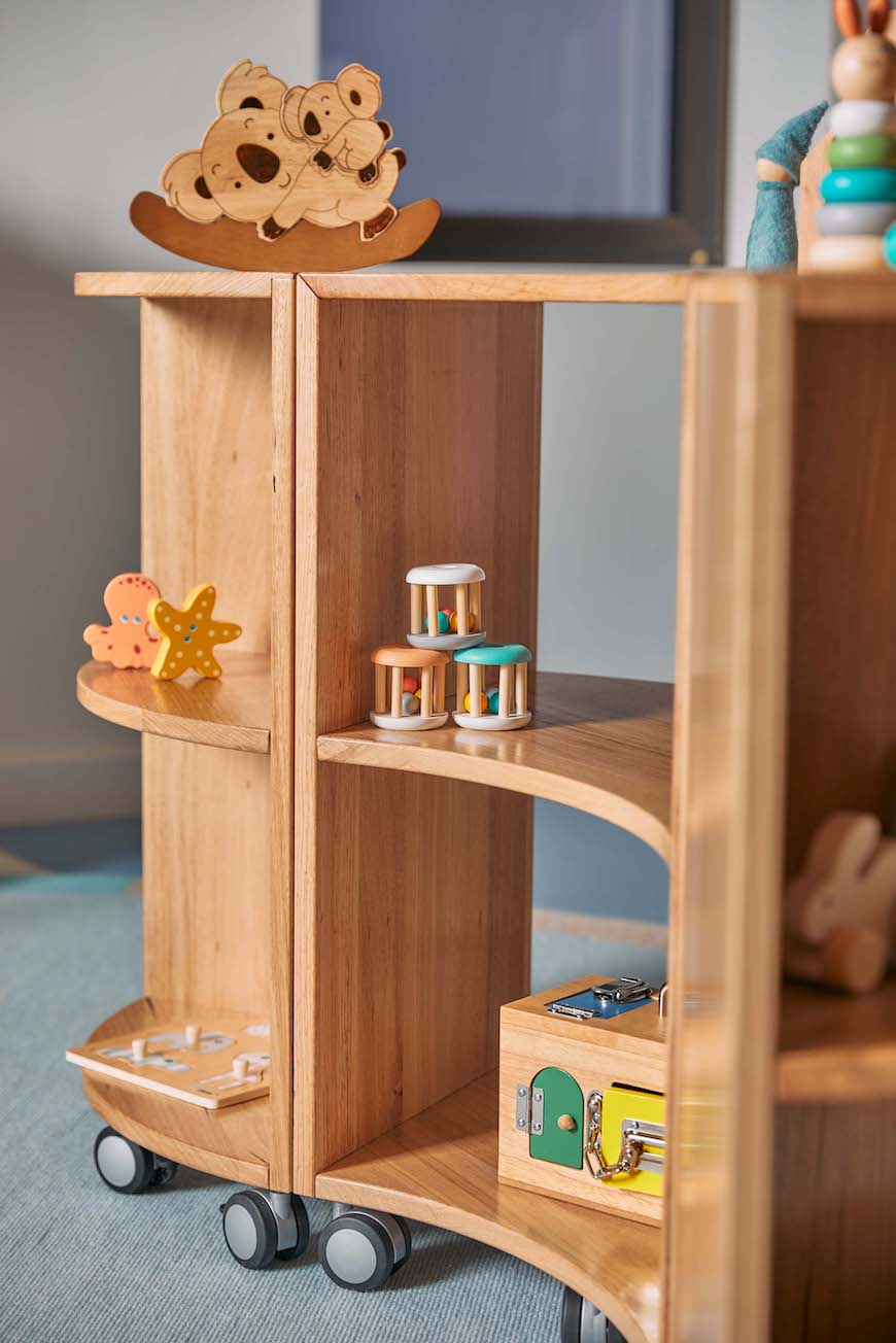 Tas Oak Curved Flexispace Set: 30.7 in