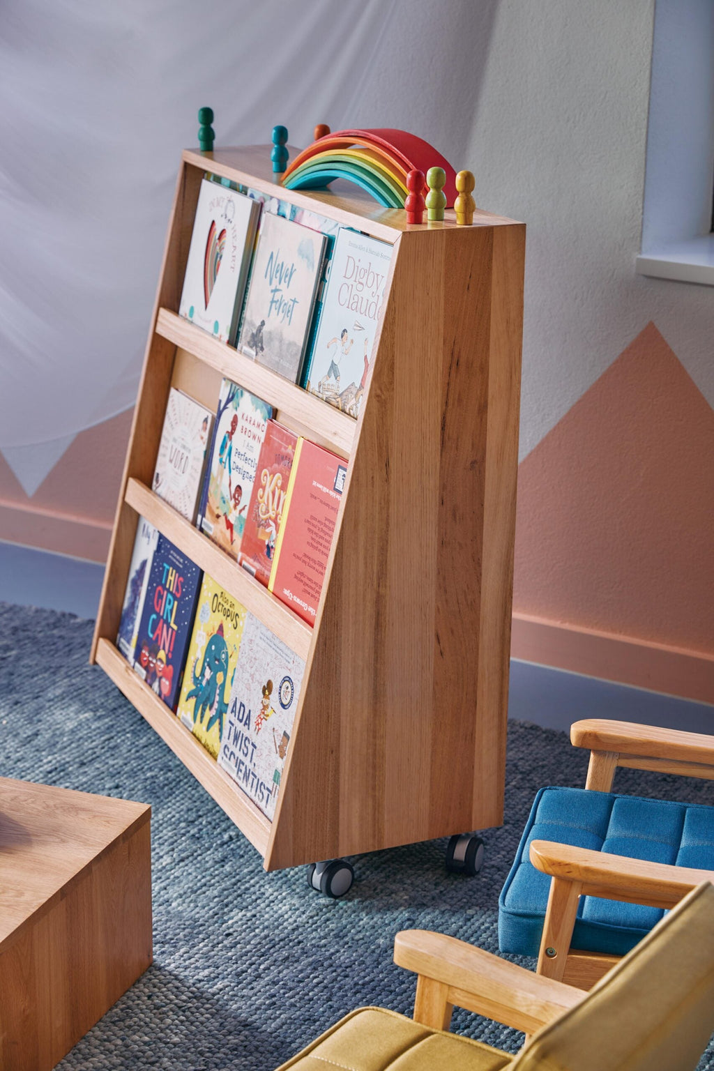 Tas Oak Sloping Bookshelf