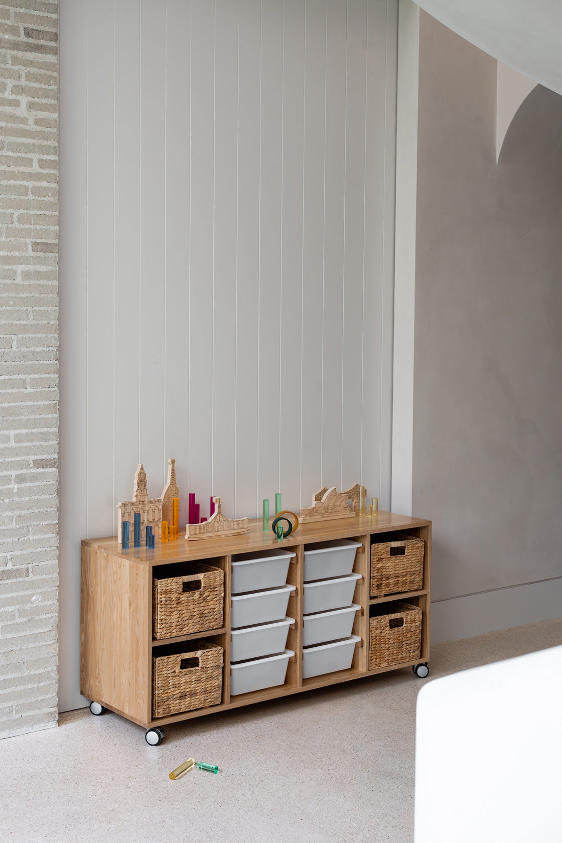 Tas Oak Multi Storage Unit