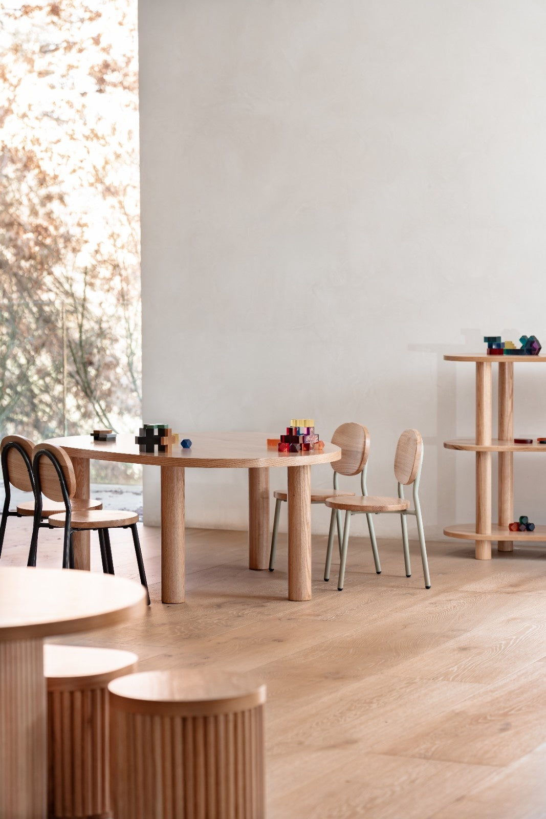 Oak Leni Oval Table