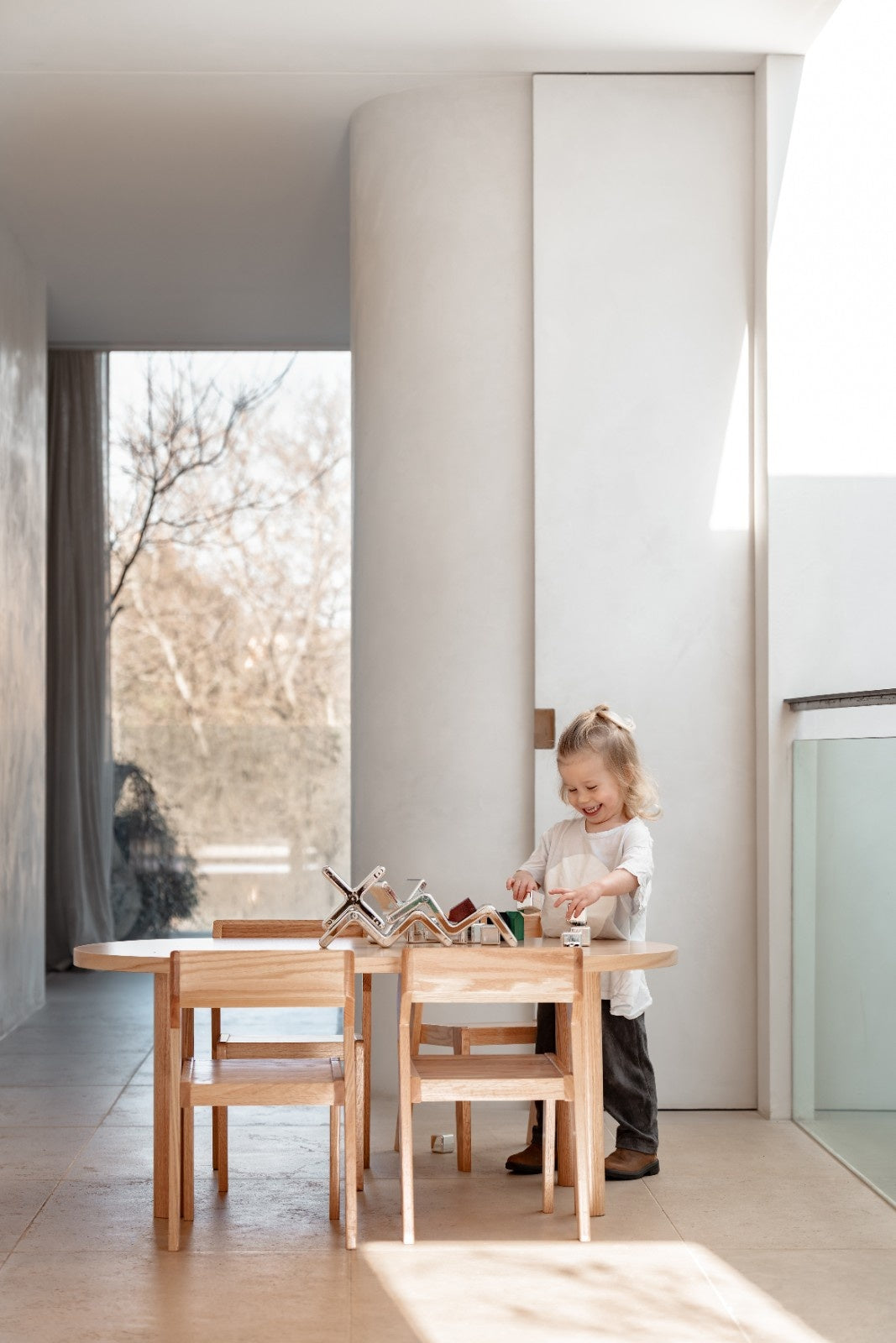 Oak Leni Oval Table