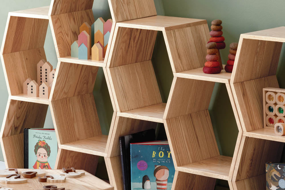 Oak Medium Honeycomb Display Shelf