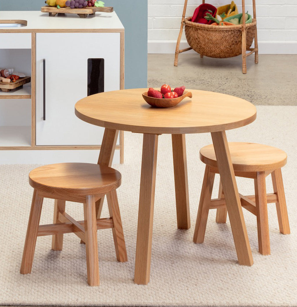 Oak Round Table