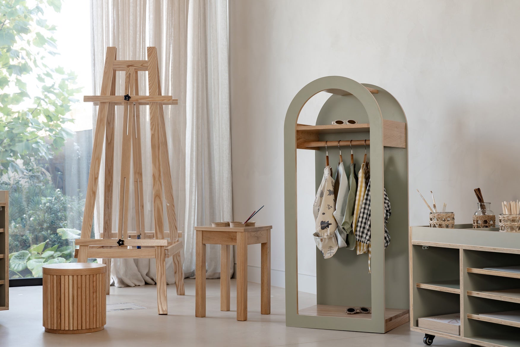 Ash Perspex Easel