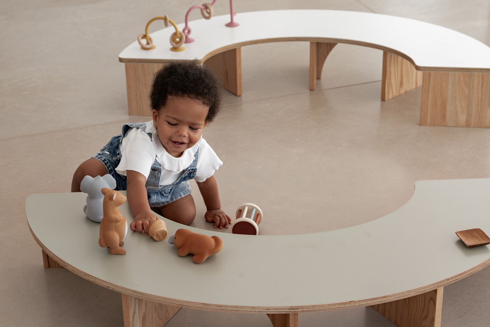 Half Circle Baby Table White