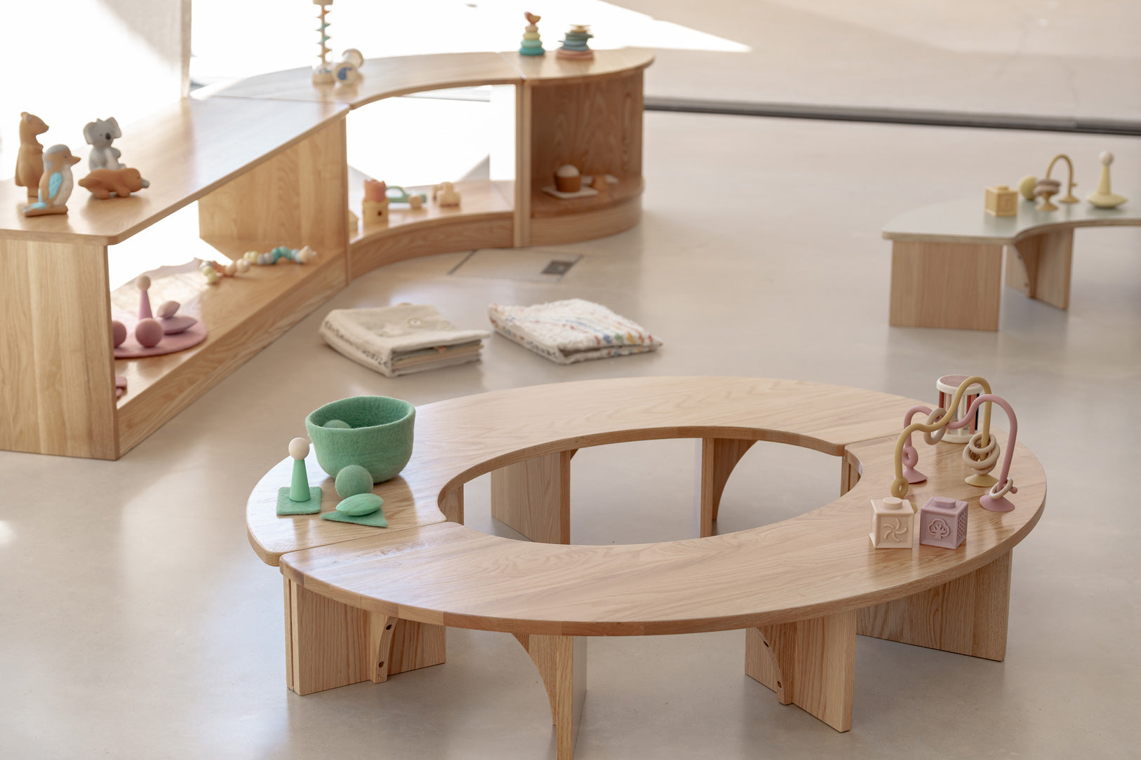 Half Circle Baby Table White