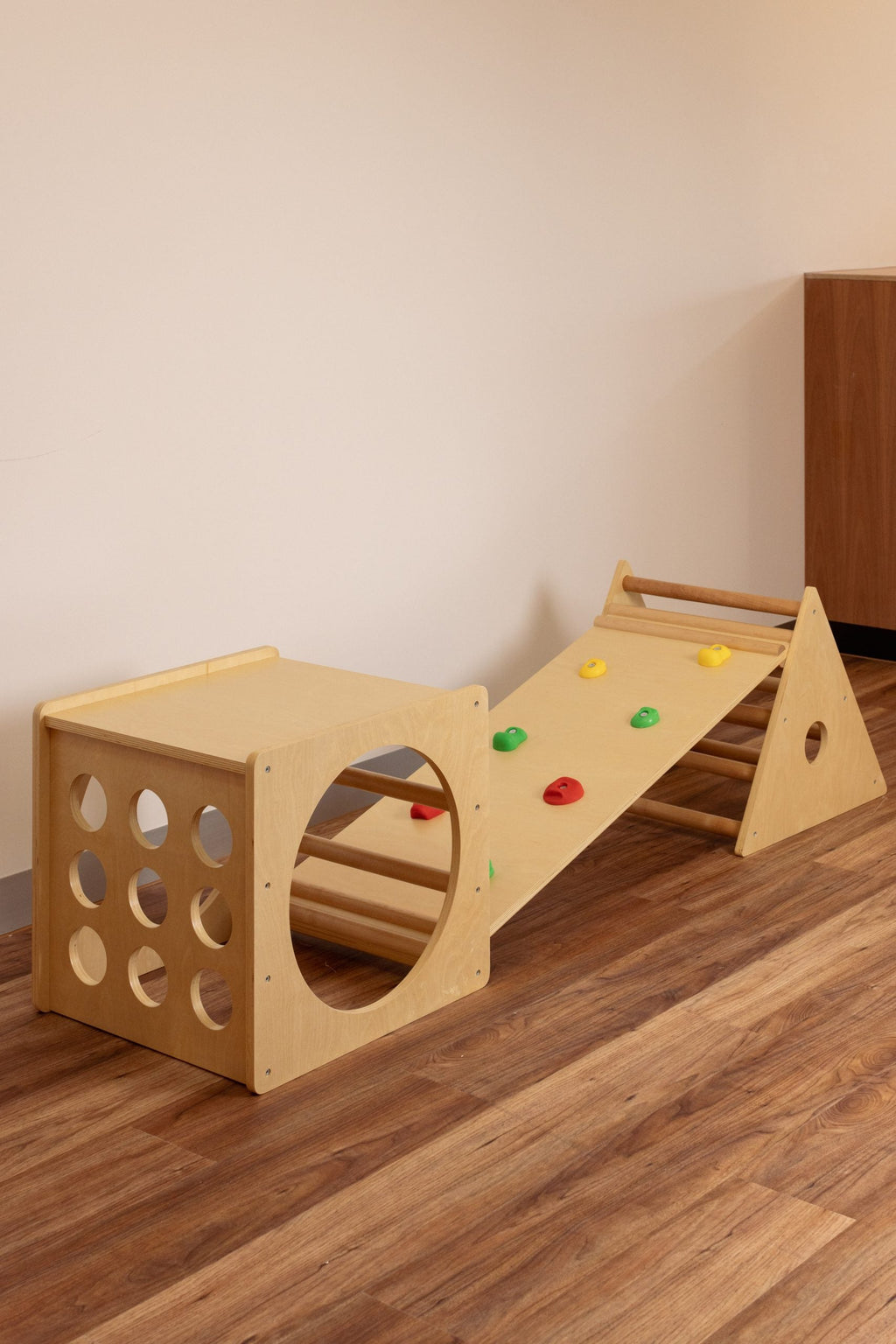 Pikler Rock Wall, Box & Triangle