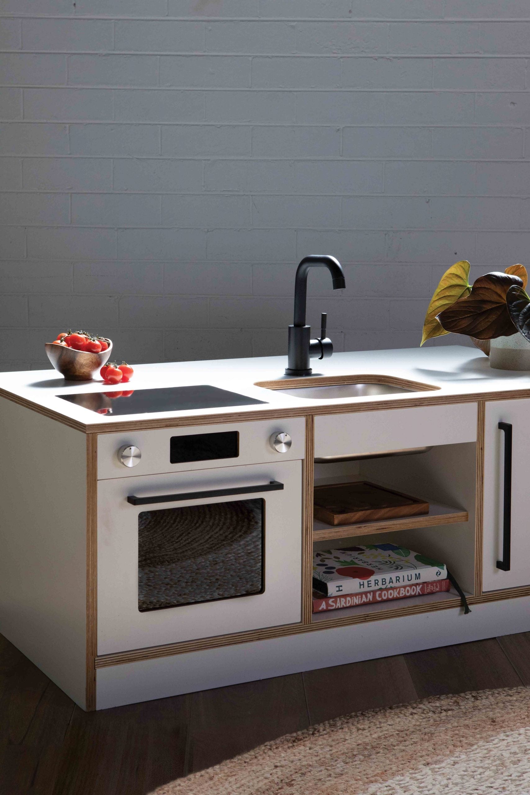 Kitchen & Breakfast Bar Kinder
