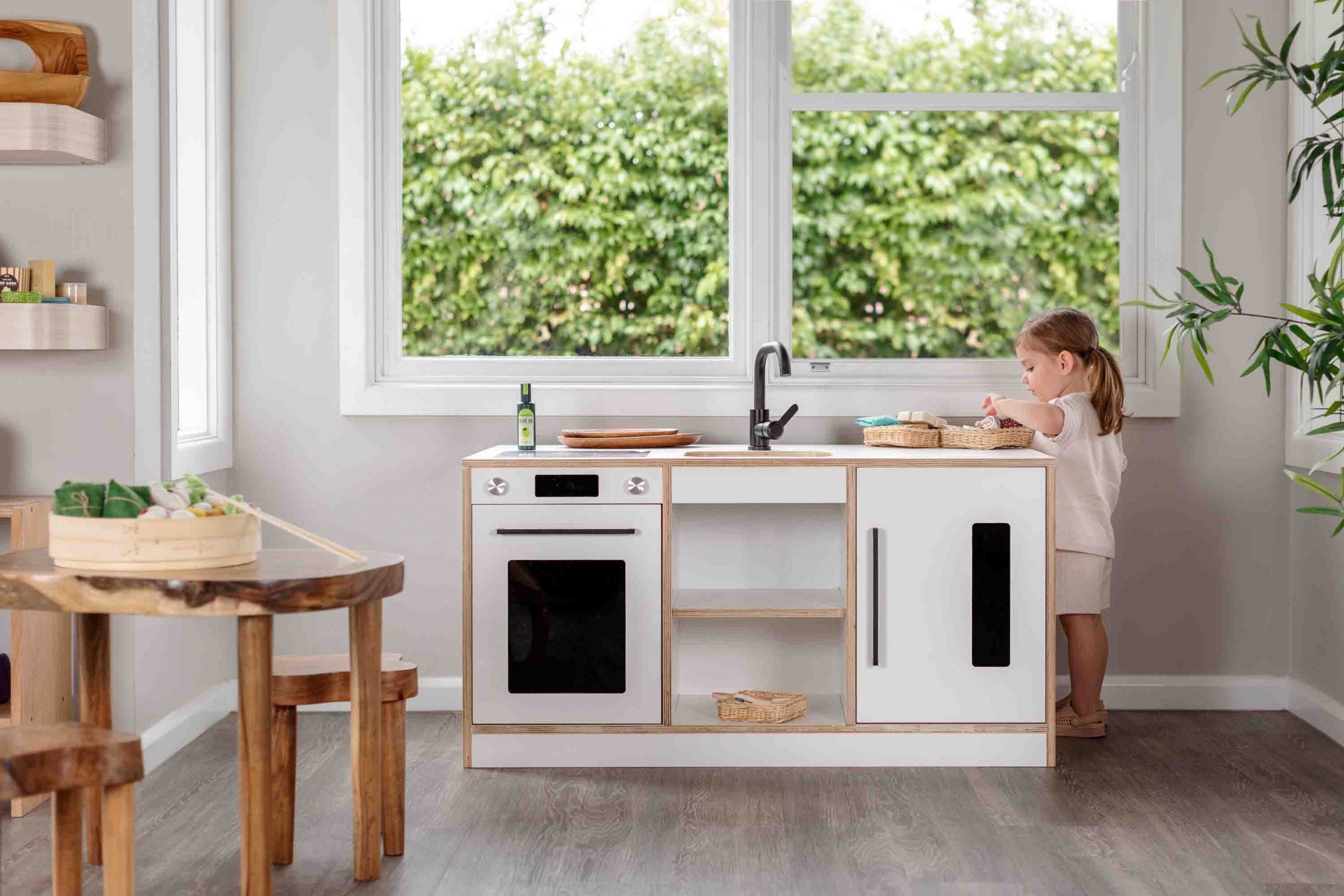 Kitchen & Breakfast Bar Kinder