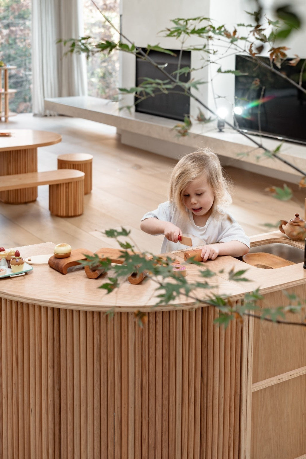 Oak Fluted Corner