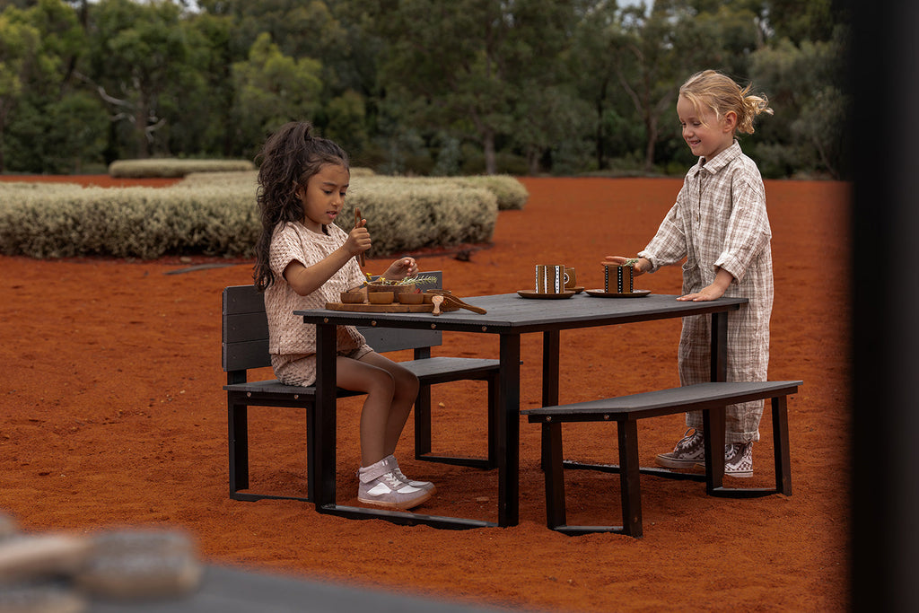 Outdoor U-Frame Rectangle Table