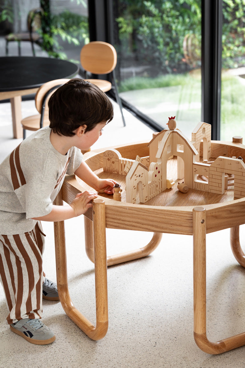 Oak Learning Station