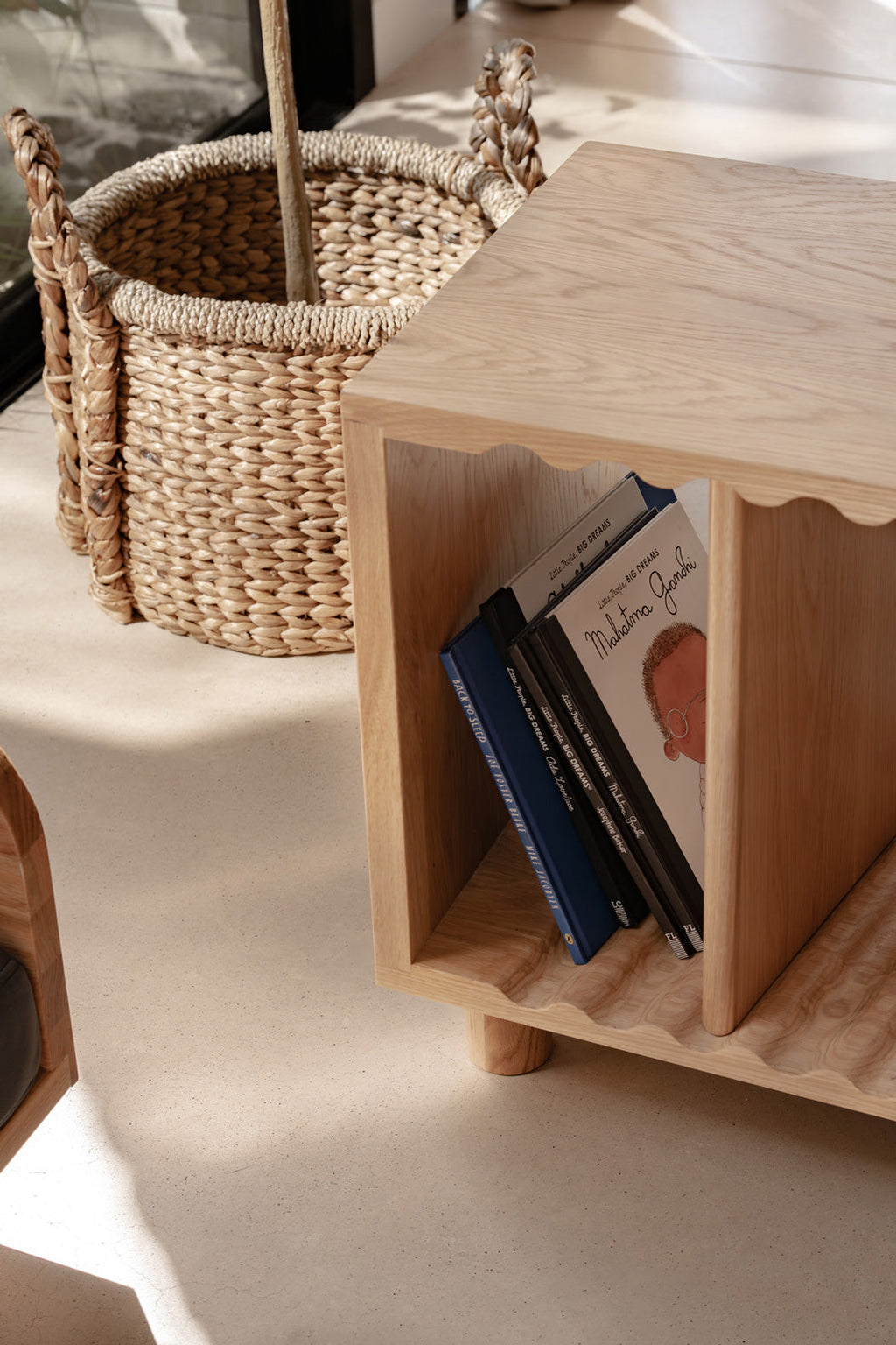 Oak Wave Book Stand