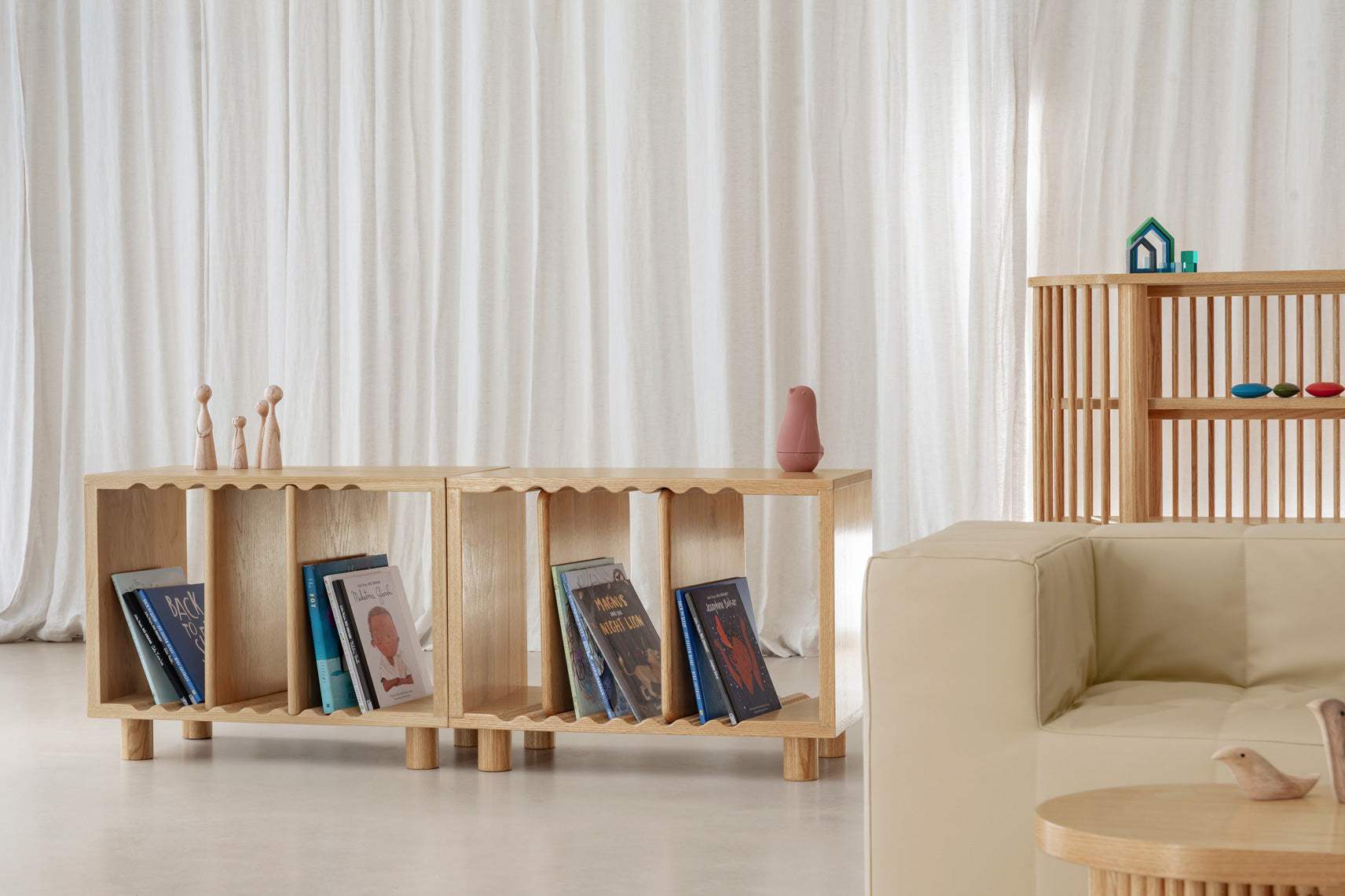 Oak Wave Book Stand