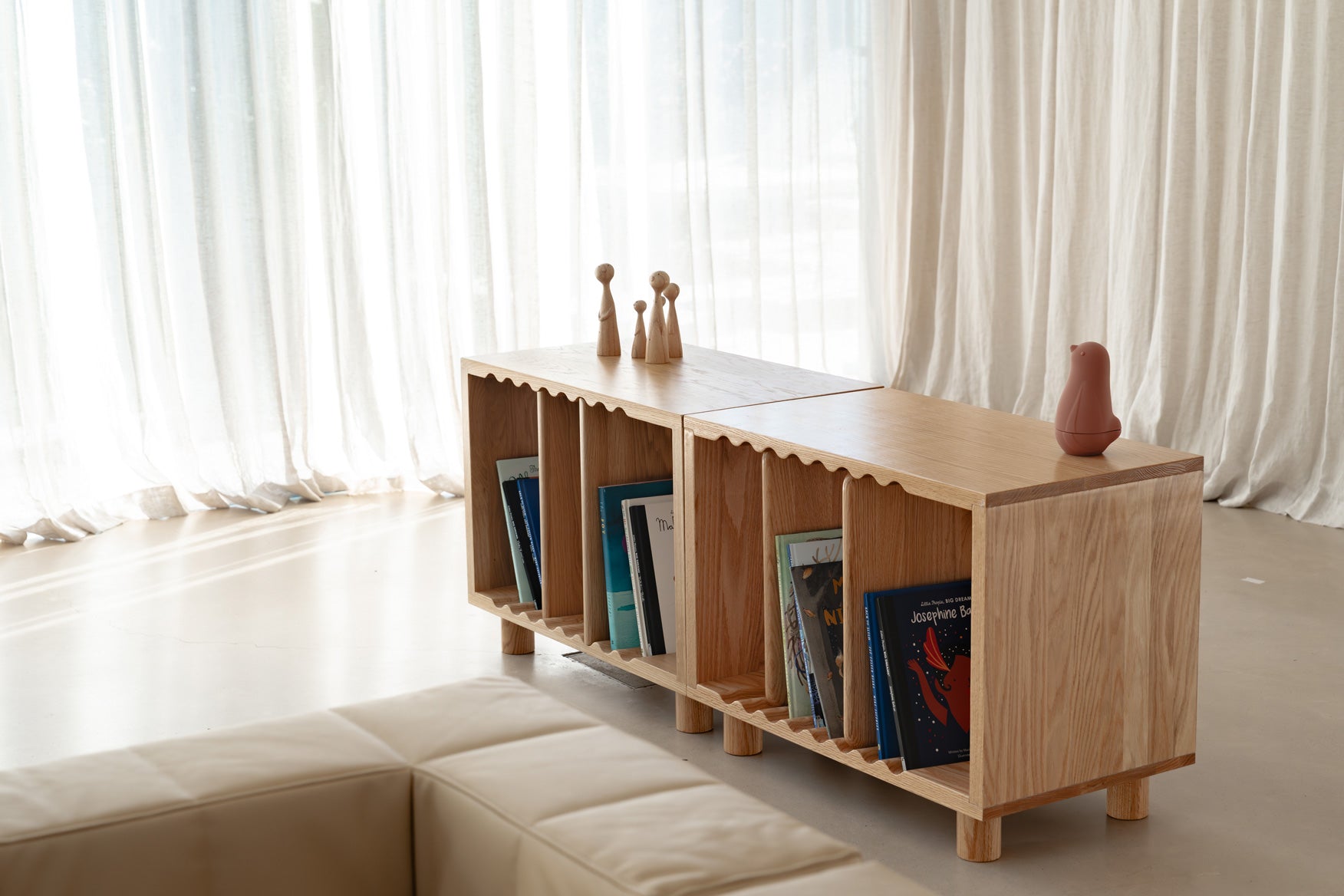Oak Wave Book Stand
