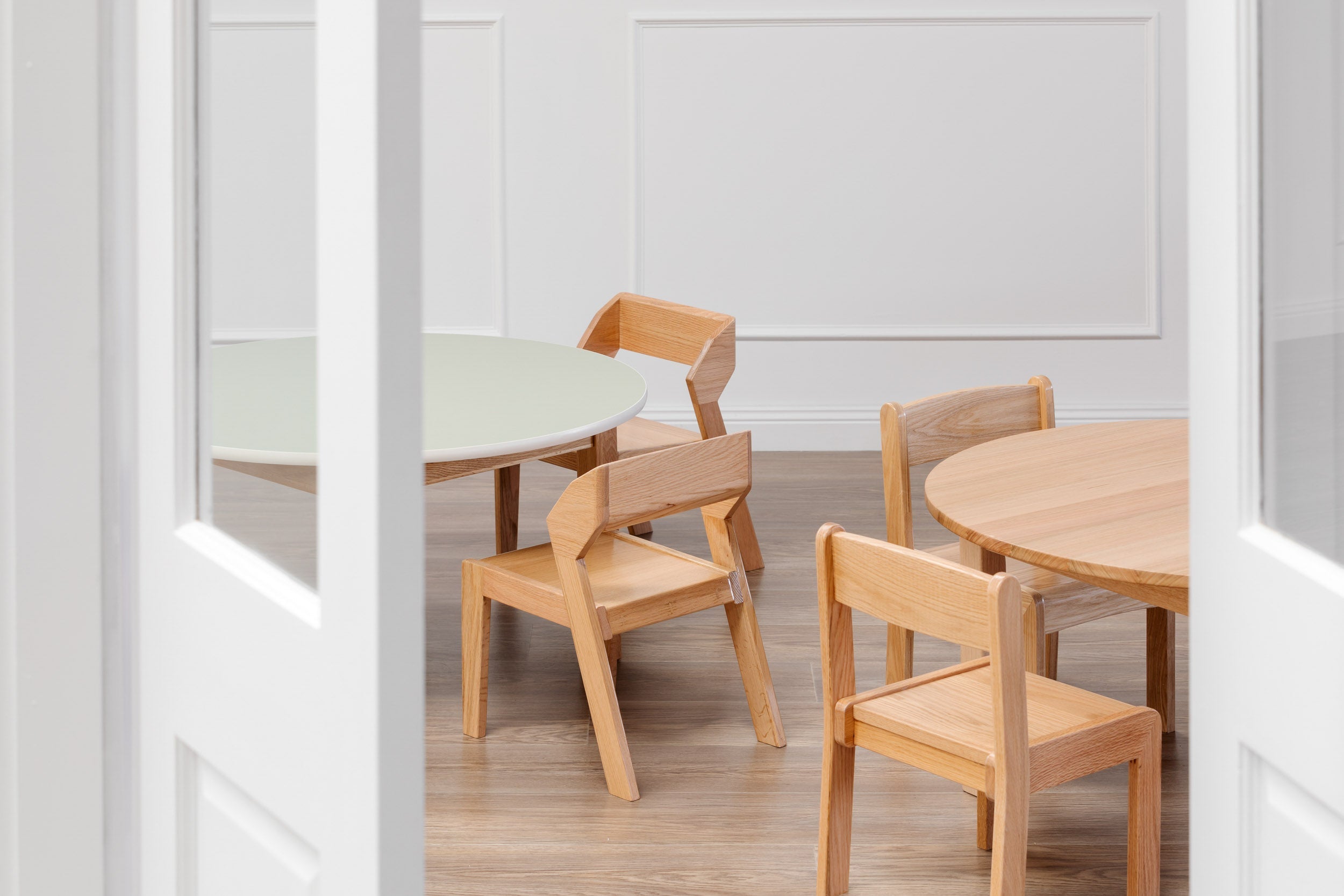 Tas Oak Hardwood Round Table